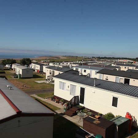 Red Lion Holiday Park Арброт Екстер'єр фото