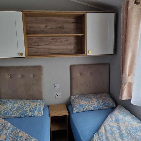 Red Lion Holiday Park Арброт Екстер'єр фото